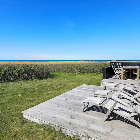 Panoramic Seaside Escape - By Traum