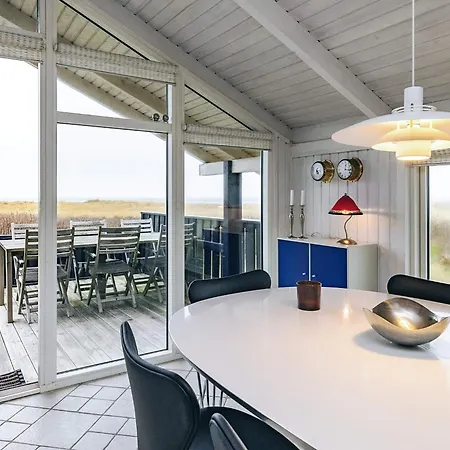 Panoramic Seaside Escape - By Traum *