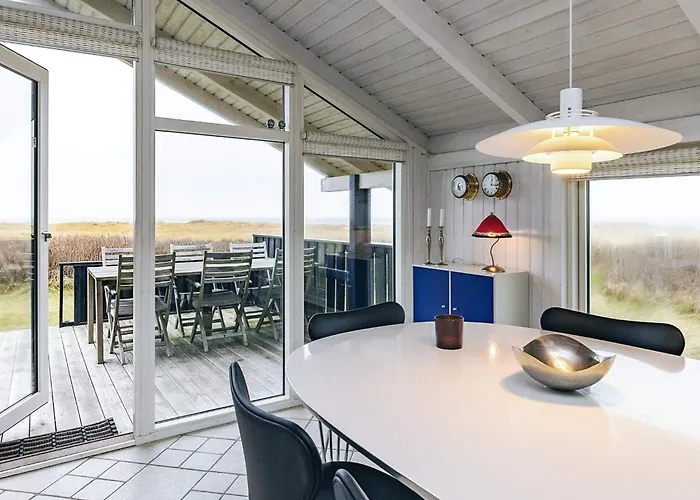 Panoramic Seaside Escape - By Traum *
